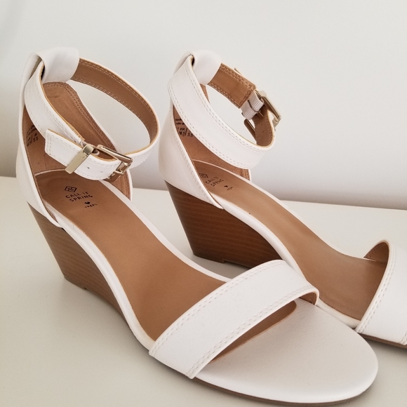 White wedge sandal - Picture 2 of 5